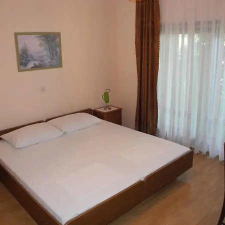 Appartement Dubravka With 2 Bedrooms And Terrace