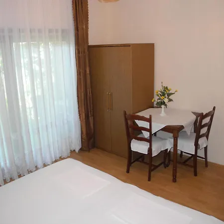 Dubravka With 2 Bedrooms And Terrace